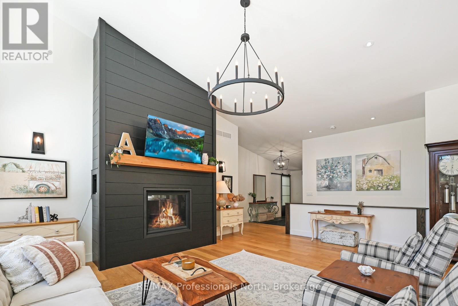 1086 Stothart Creek Road, Dysart Et Al, Ontario K0M 1S0 - Photo 12 - X12833574