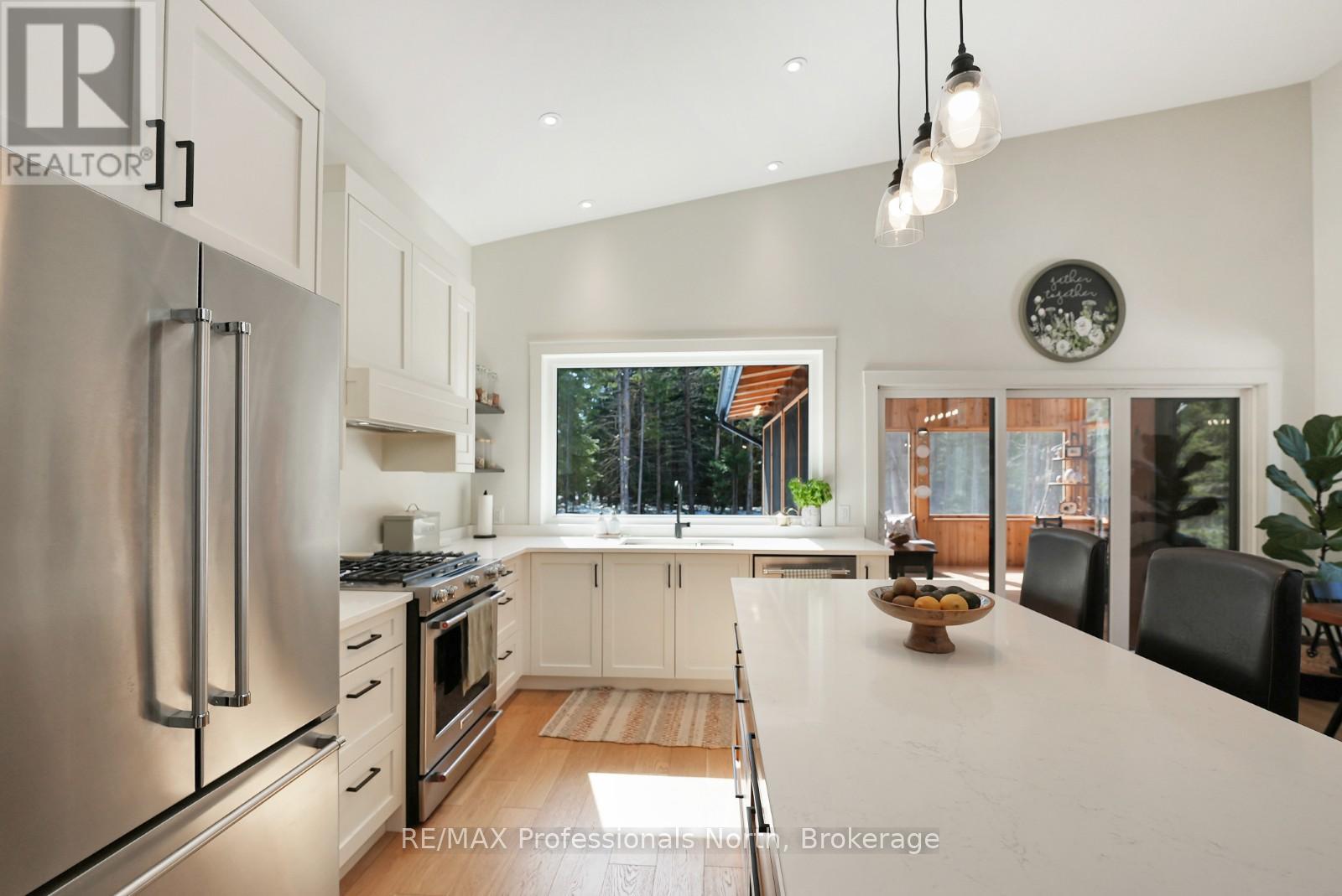 1086 Stothart Creek Road, Dysart Et Al, Ontario K0M 1S0 - Photo 15 - X12833574