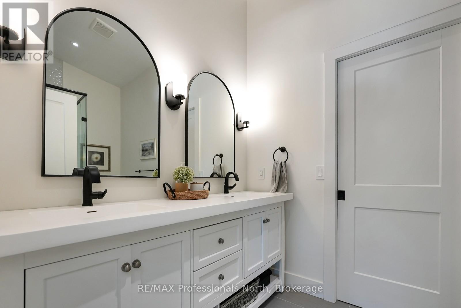 1086 Stothart Creek Road, Dysart Et Al, Ontario K0M 1S0 - Photo 31 - X12833574