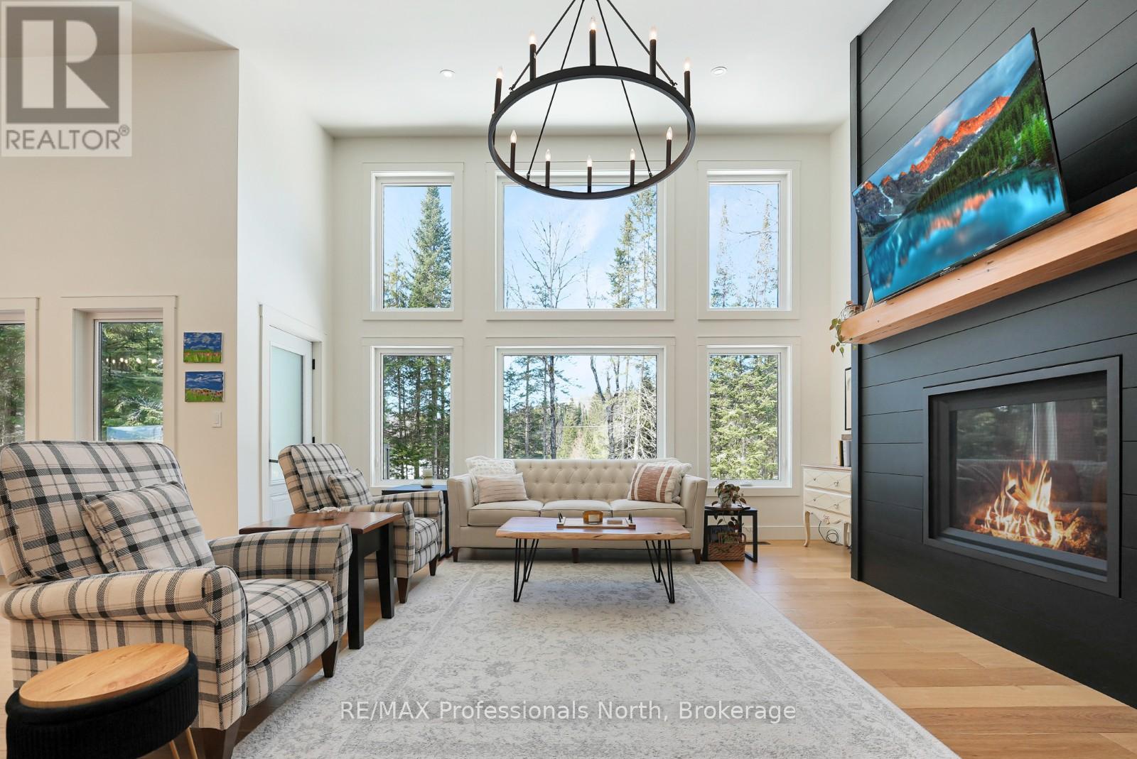 1086 Stothart Creek Road, Dysart Et Al, Ontario K0M 1S0 - Photo 9 - X12833574