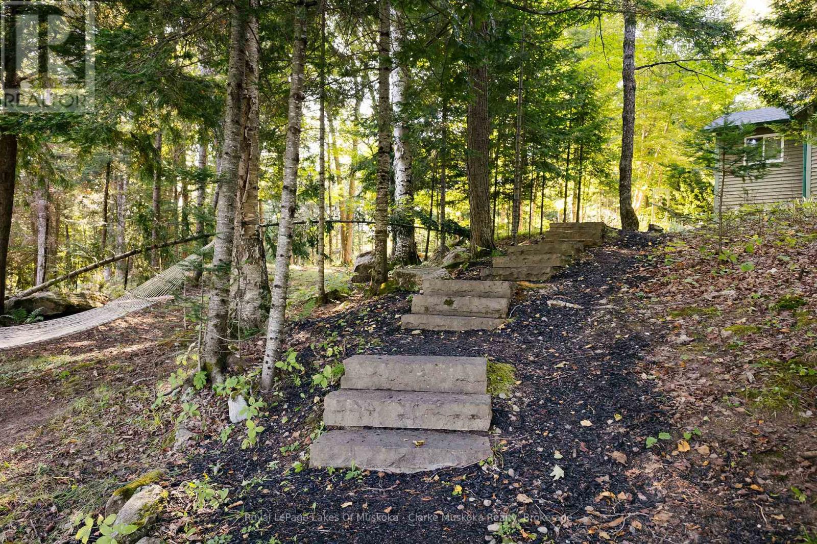 1157 Between Lakes Trail, Minden Hills, Ontario K0M 1J1 - Photo 12 - X12833578