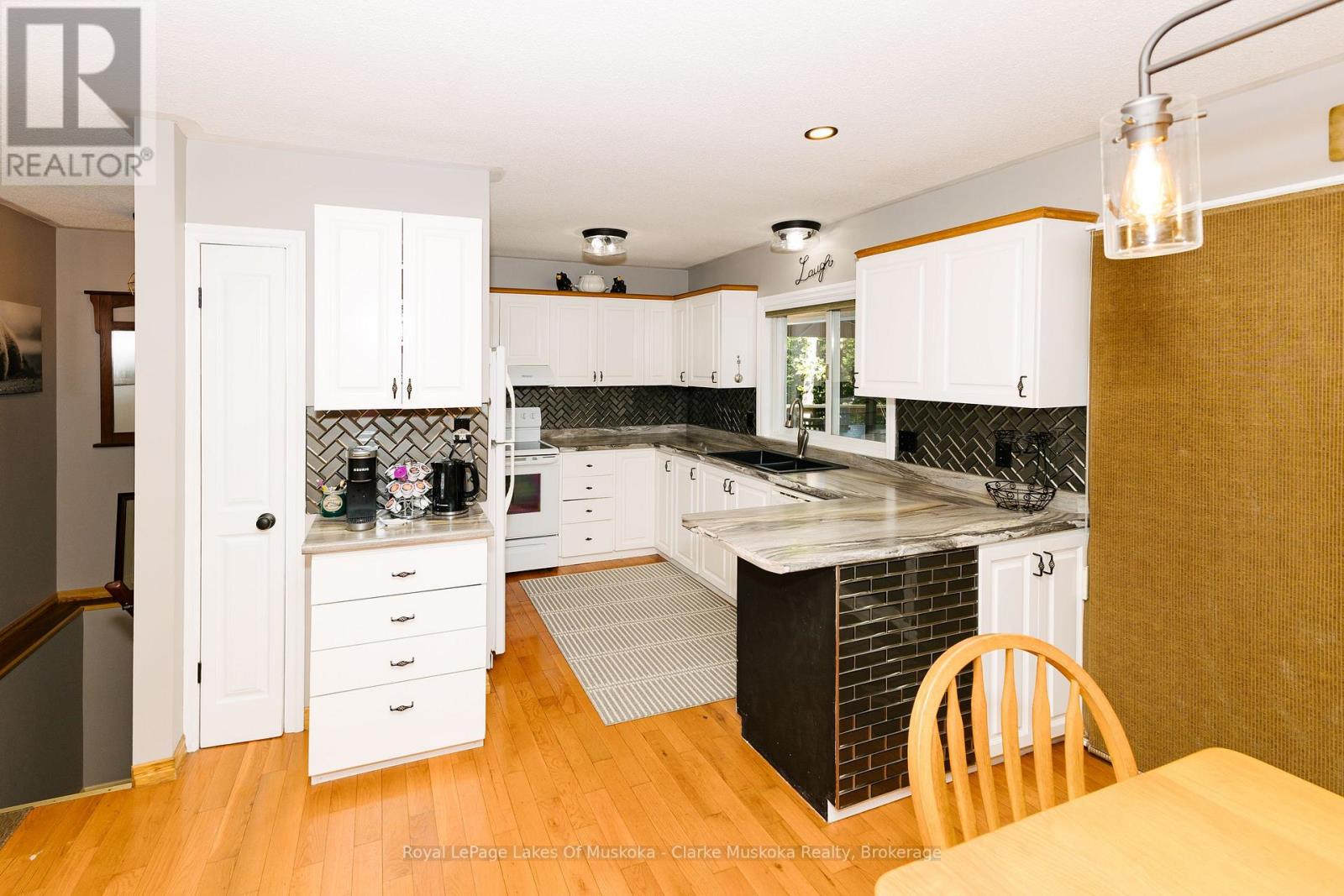 1157 Between Lakes Trail, Minden Hills, Ontario K0M 1J1 - Photo 26 - X12833578