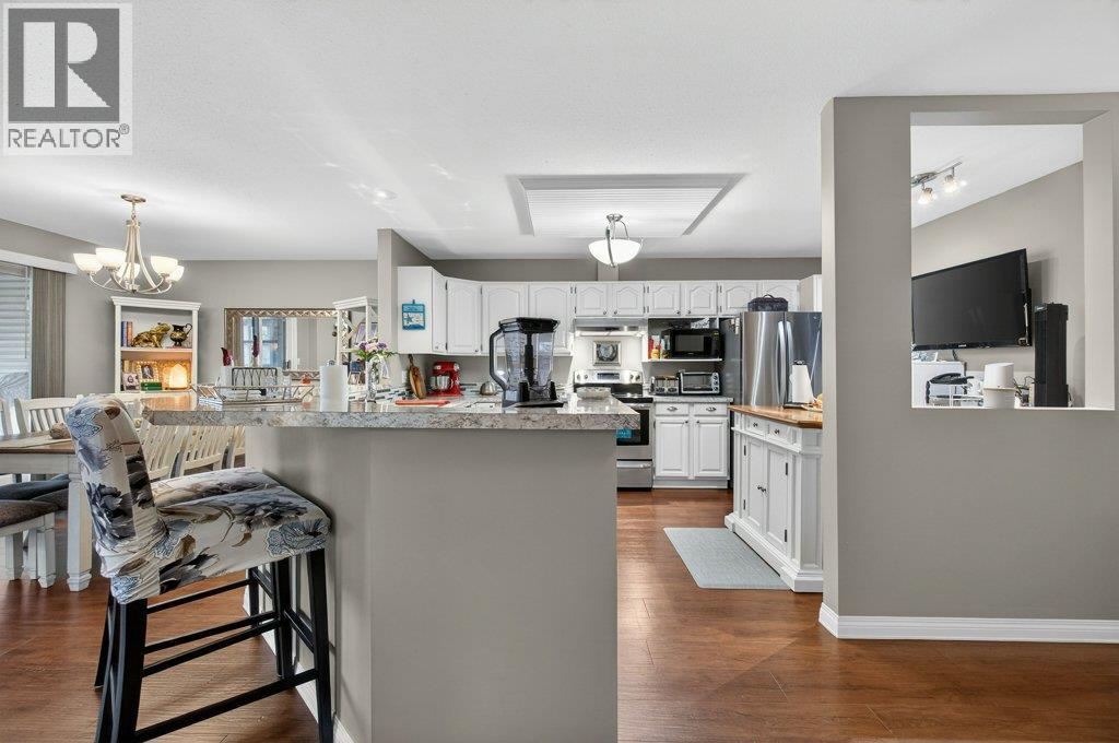 111 Harbourfront Drive Nw Unit# 2, Salmon Arm, British Columbia V1E 1A3 - Photo 18 - 10374426