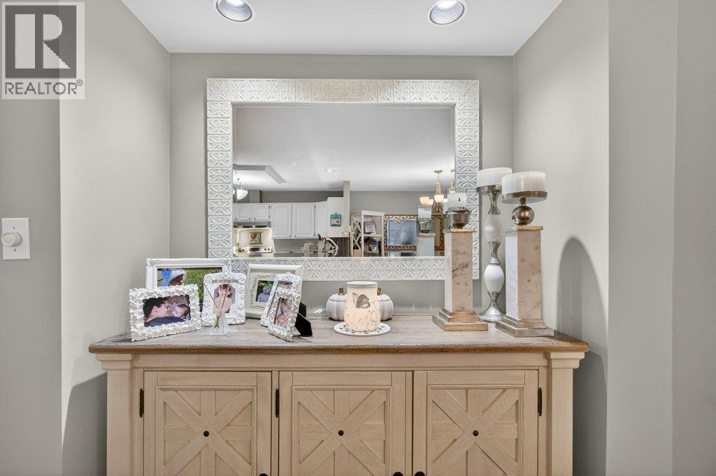 111 Harbourfront Drive Nw Unit# 2, Salmon Arm, British Columbia V1E 1A3 - Photo 25 - 10374426