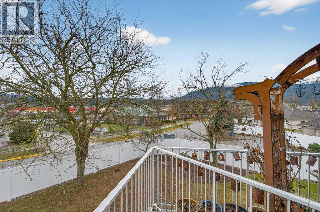 111 Harbourfront Drive Nw Unit# 2, Salmon Arm, British Columbia V1E 1A3 - Photo 50 - 10374426