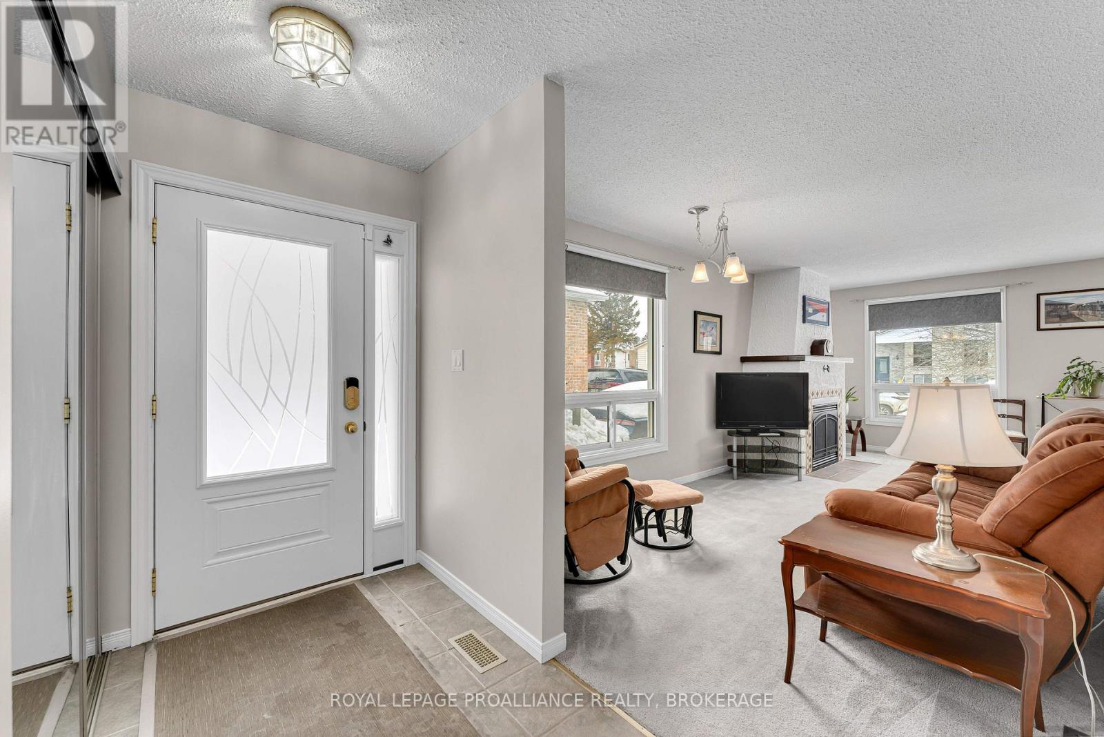 988 Pinewood Place, Kingston, Ontario K7P 1L5 - Photo 8 - X12833692