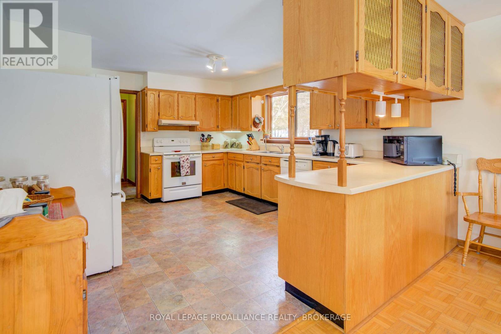 9889 Perth Road, Rideau Lakes, Ontario  K0G 1X0 - Photo 17 - X12833734