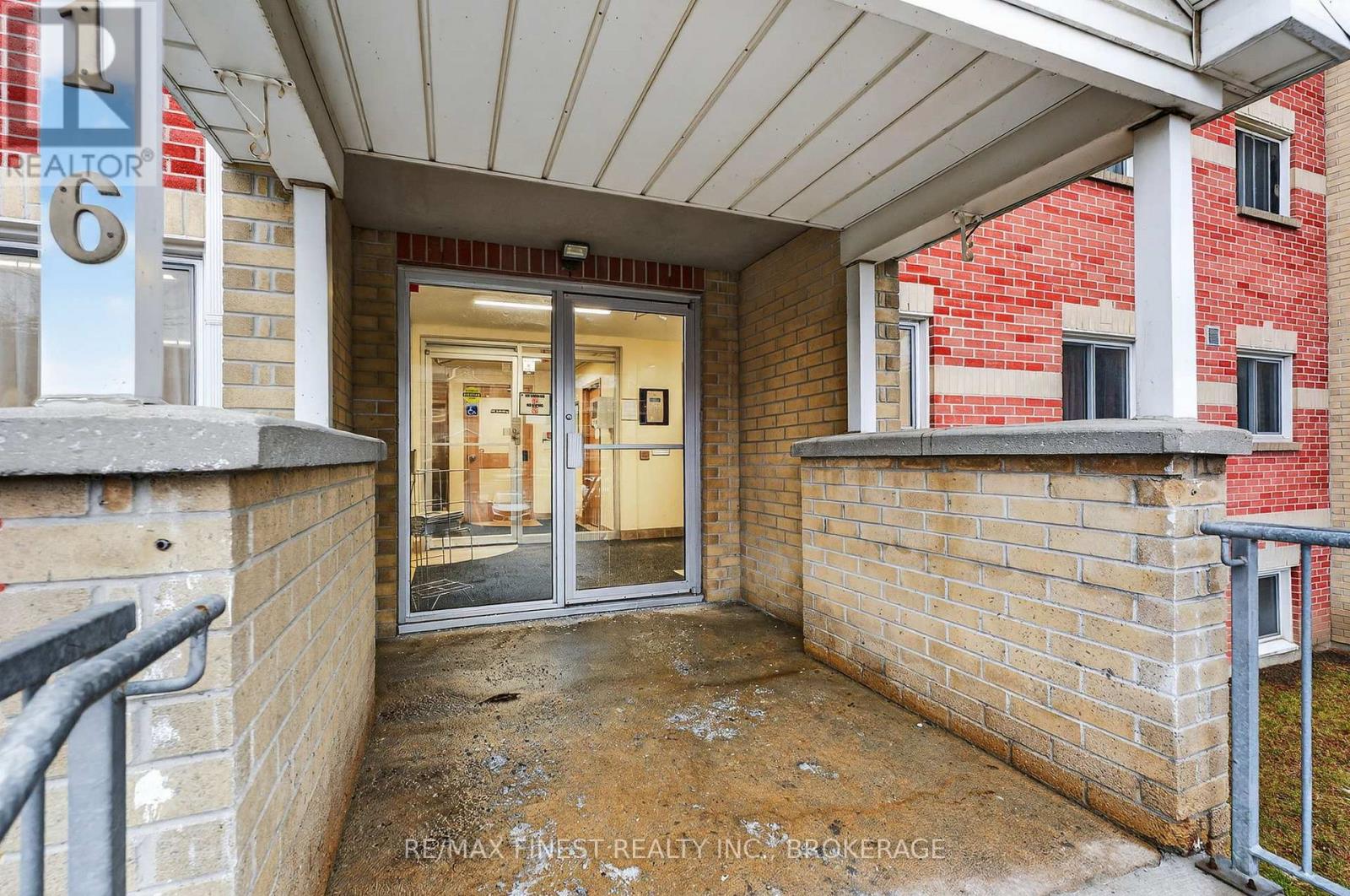 311 - 316 Kingsdale Avenue, Kingston, Ontario  K7M 8S2 - Photo 3 - X12833876