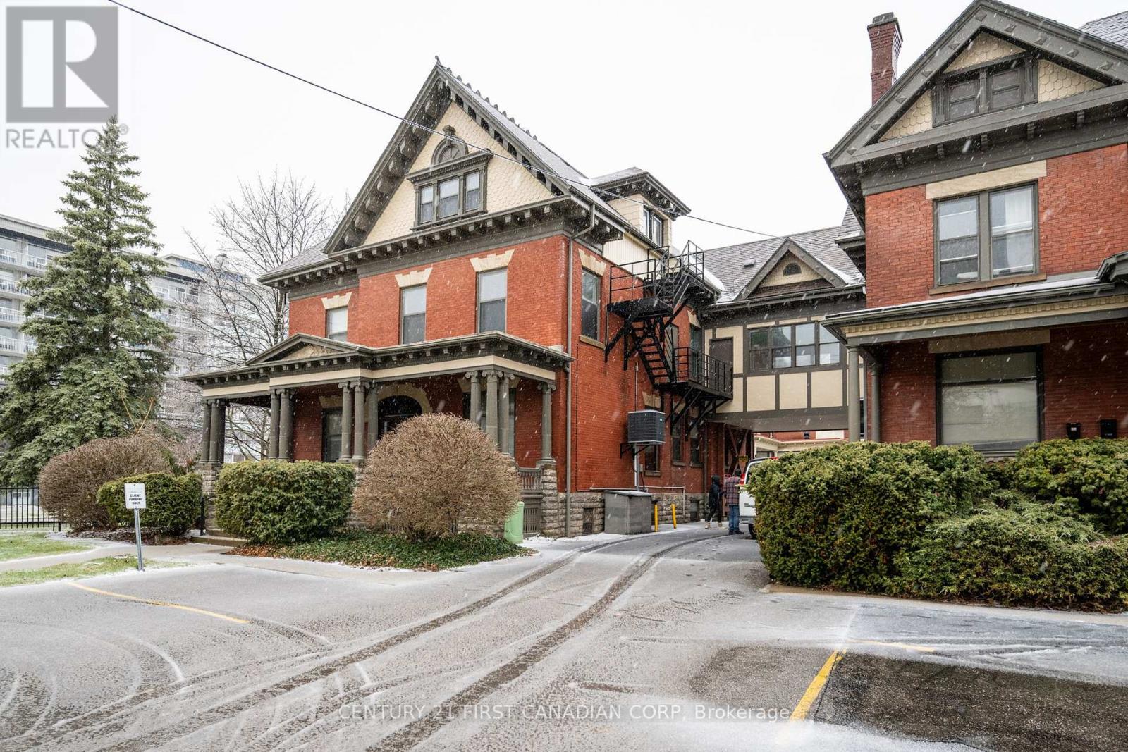 2 - 410 Queens Avenue, London East, Ontario  N6B 1X9 - Photo 2 - X12833534