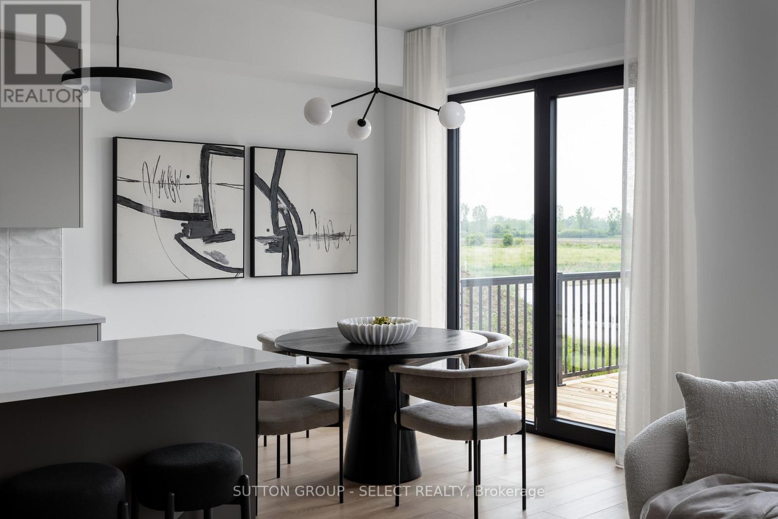 15 Optimist Drive, Southwold, Ontario  N5P 3T2 - Photo 11 - X12833818