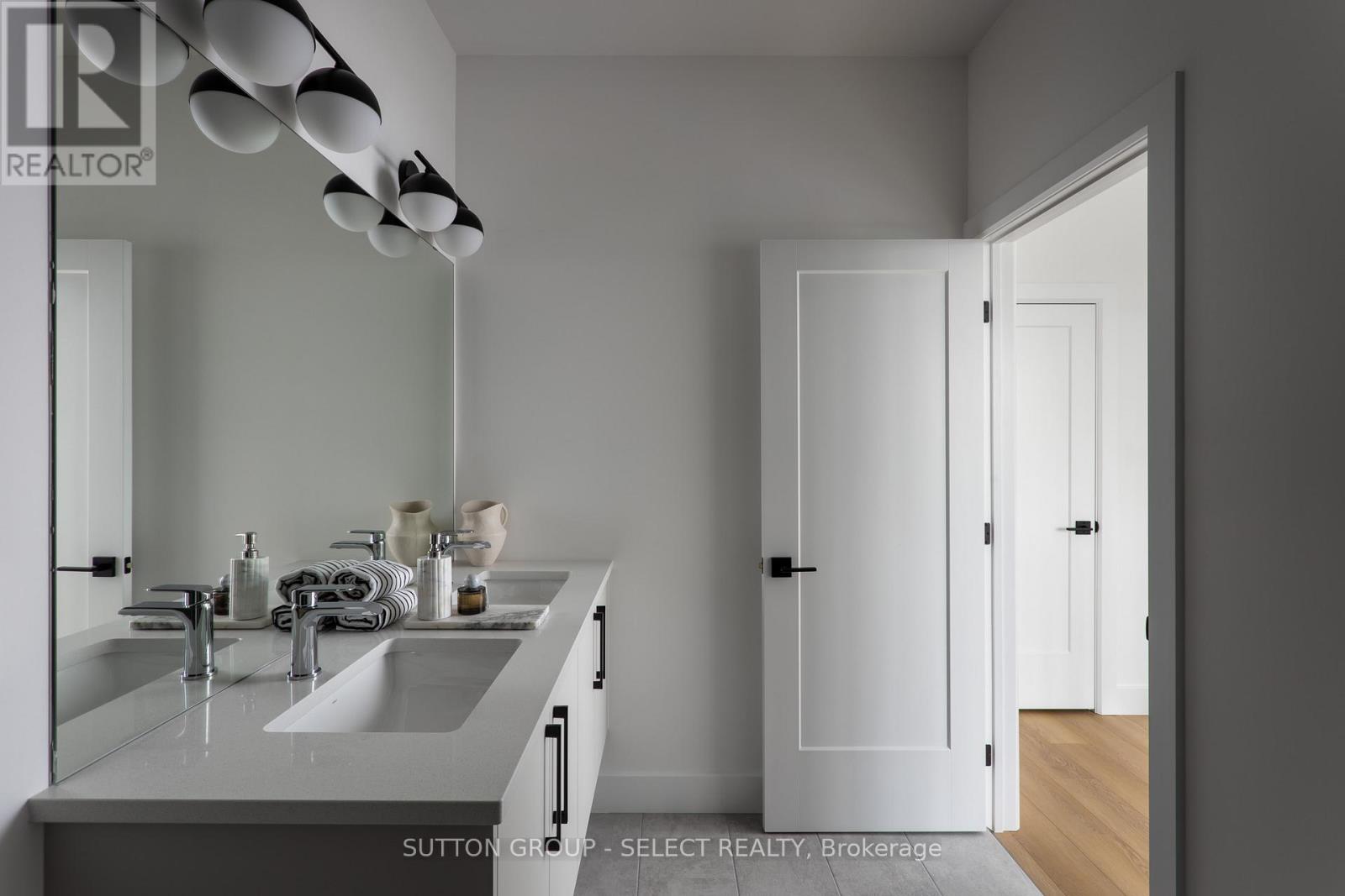 15 Optimist Drive, Southwold, Ontario  N5P 3T2 - Photo 20 - X12833818