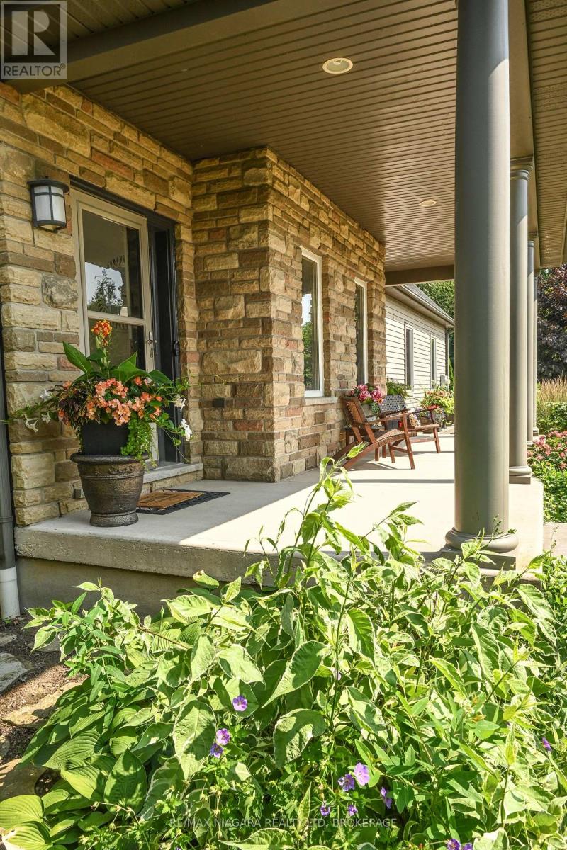 1065 Concession 3 Road, Niagara-On-The-Lake, Ontario  L0S 1J0 - Photo 3 - X12512496