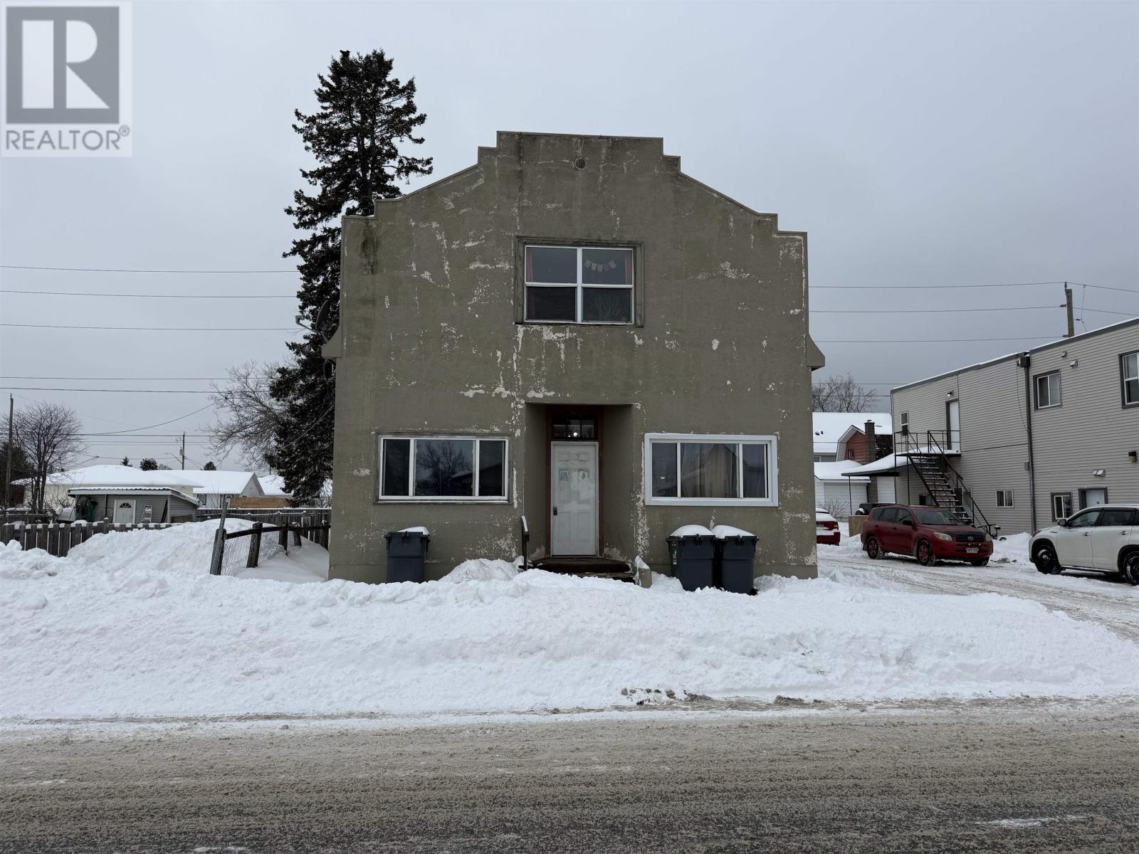 329 Grenville AVE, Thunder Bay, Ontario