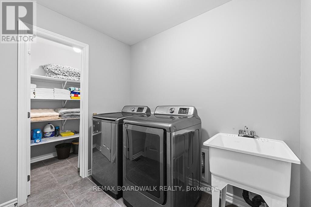 353 Sweetclover Way, Ottawa, Ontario  K4A 1E6 - Photo 25 - X12833856