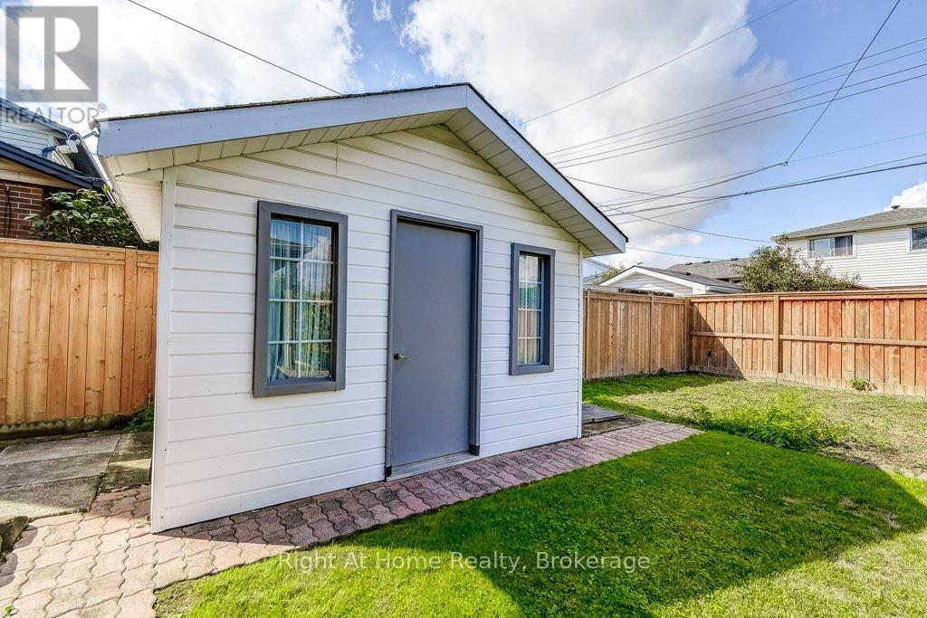 207 Montmorency Drive, Hamilton, Ontario  L8K 5H3 - Photo 31 - X12833552