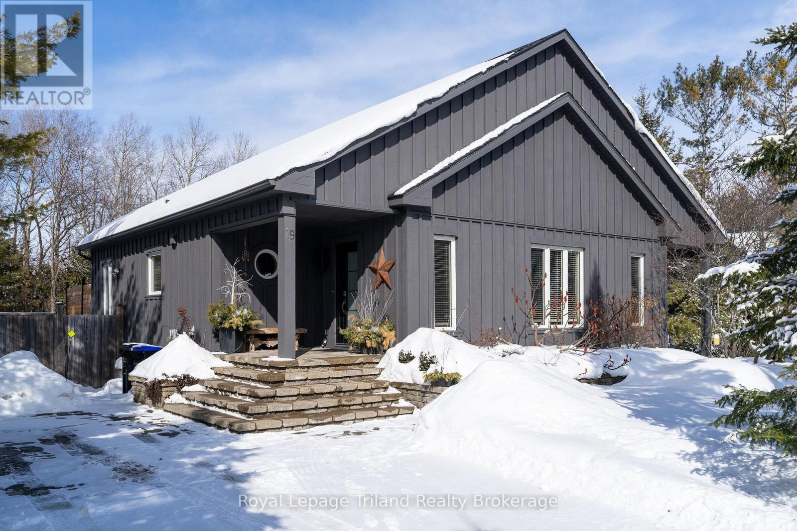 19 Trails End, Collingwood, Ontario  L9Y 5B1 - Photo 1 - S12833696