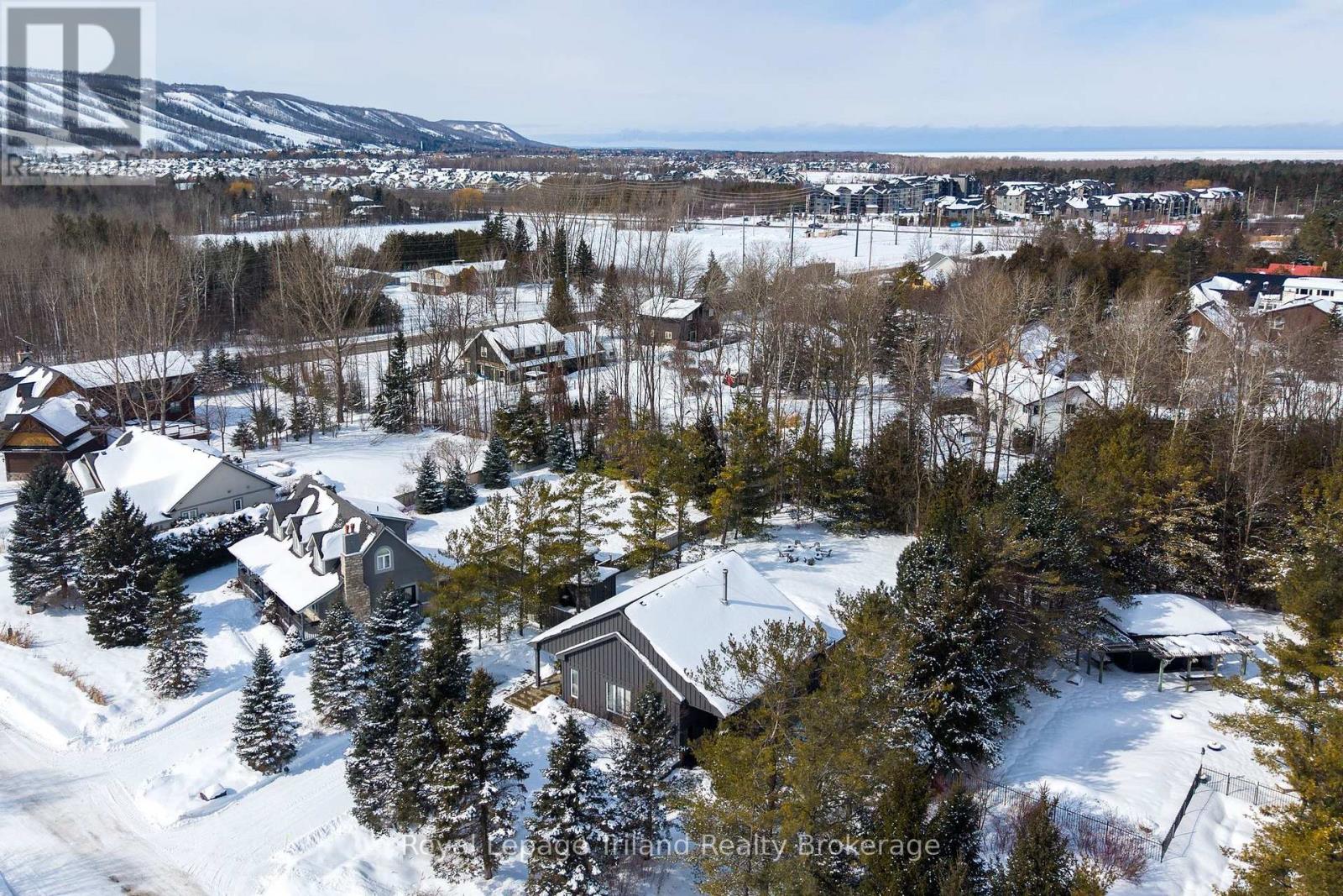 19 Trails End, Collingwood, Ontario  L9Y 5B1 - Photo 2 - S12833696