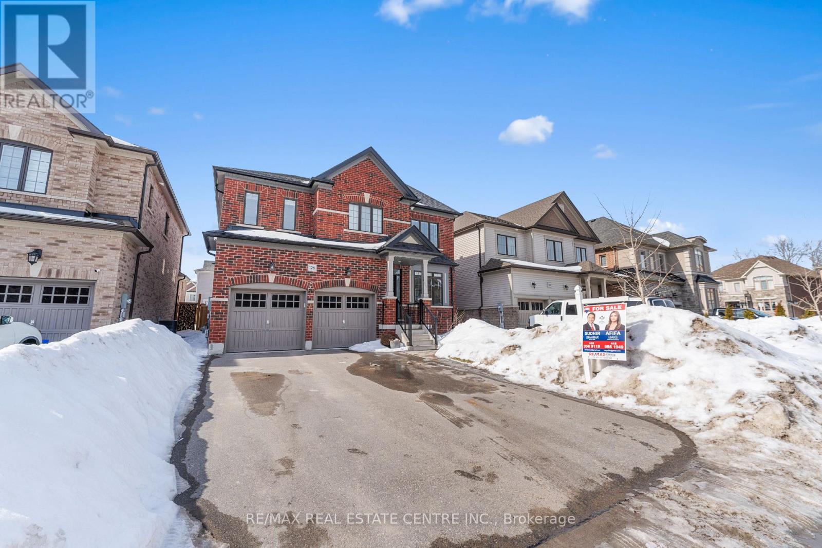126 Crombie Street, Clarington, Ontario  L1C 4A1 - Photo 4 - E12815562