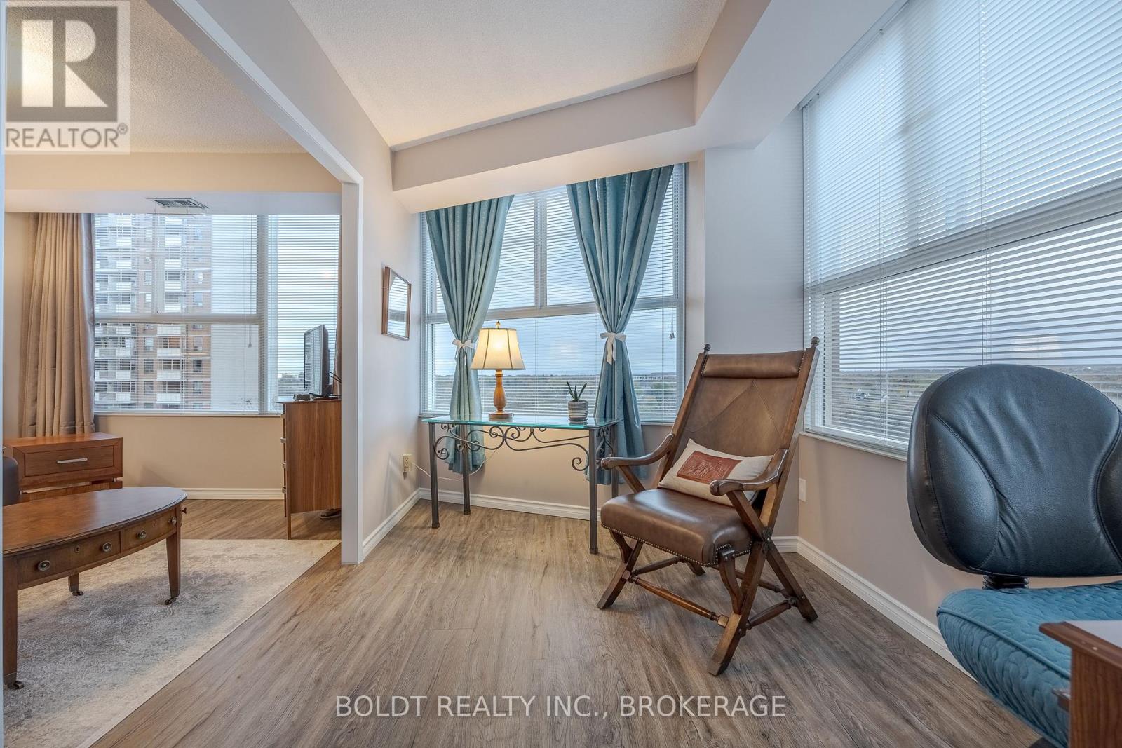 604 - 7 Gale Crescent, St. Catharines (E. Chester), Ontario  L2R 7M8 - Photo 14 - X12833794