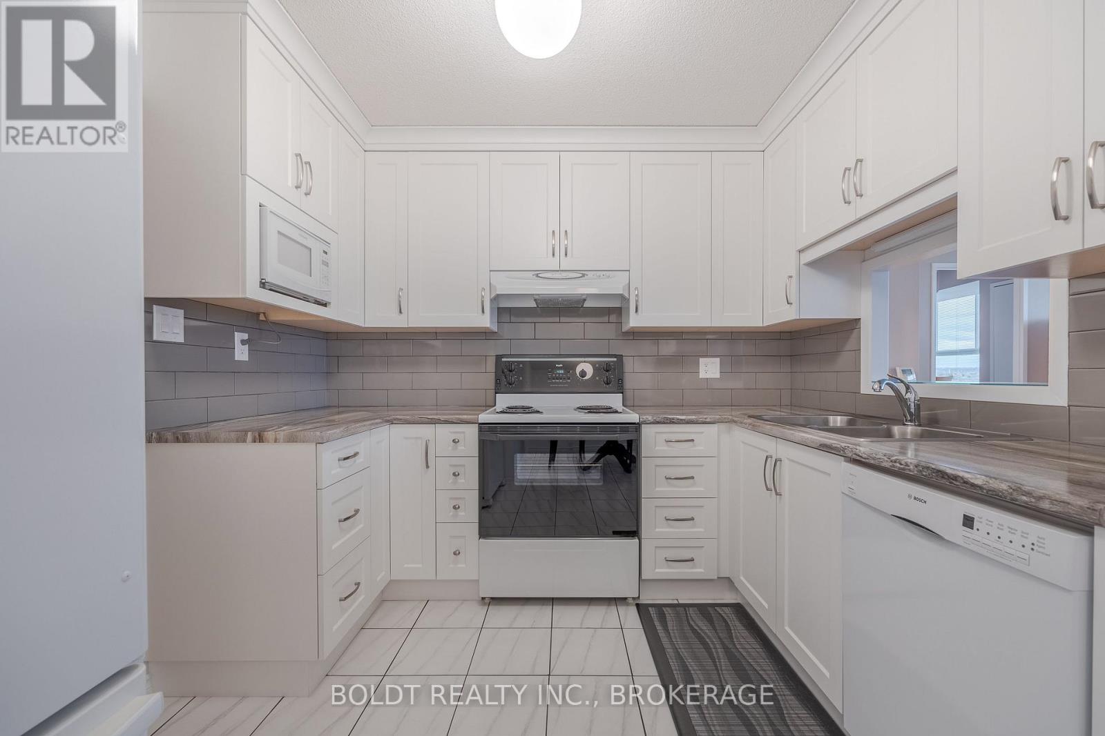 604 - 7 Gale Crescent, St. Catharines (E. Chester), Ontario  L2R 7M8 - Photo 5 - X12833794