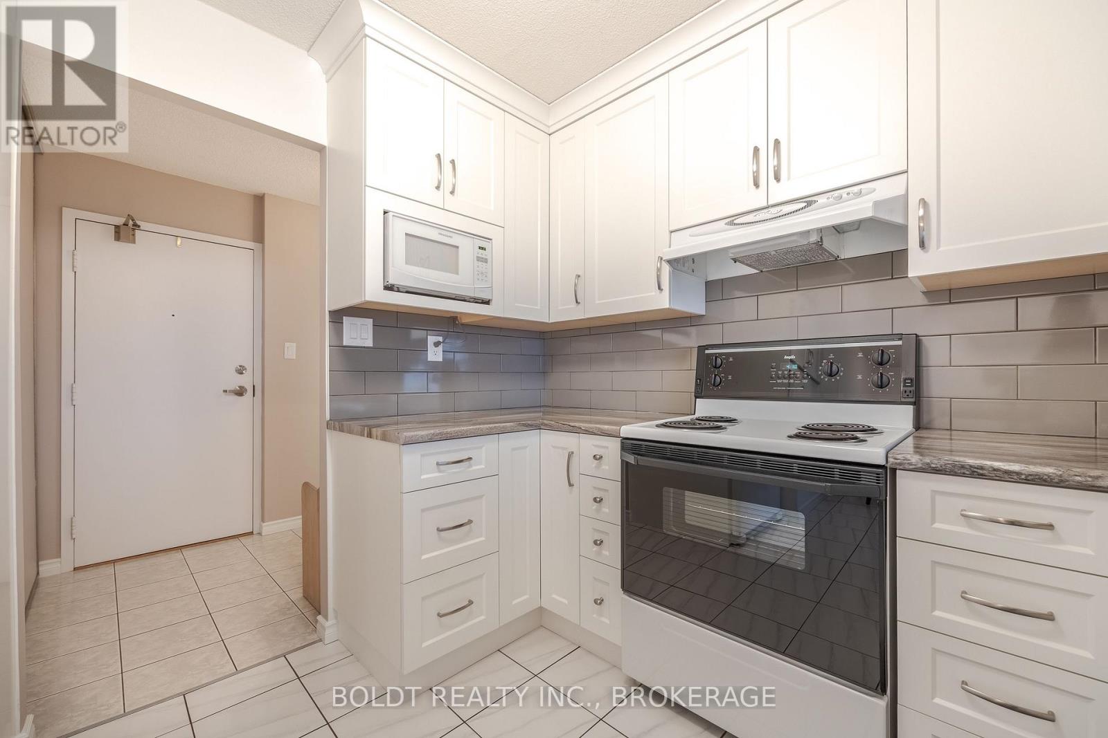 604 - 7 Gale Crescent, St. Catharines (E. Chester), Ontario  L2R 7M8 - Photo 7 - X12833794