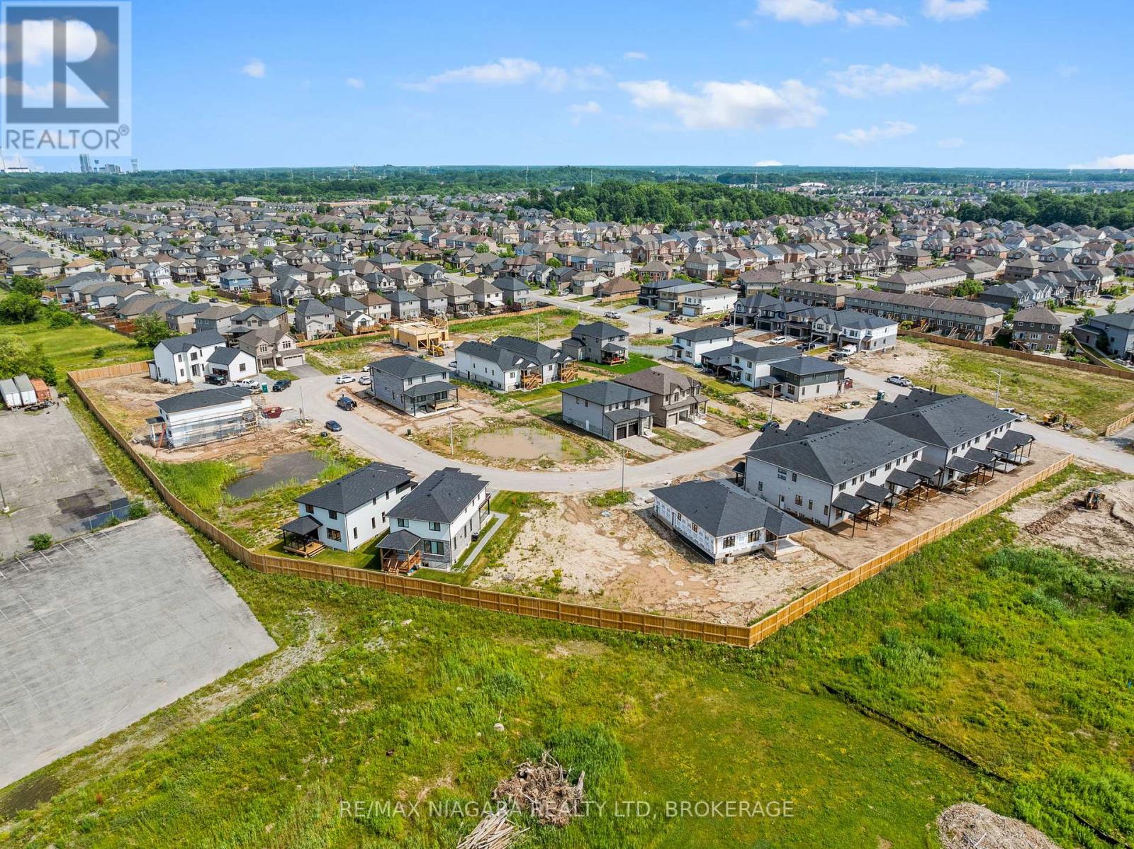 8885 Angie Drive, Niagara Falls (Forestview), Ontario  L2H 0H9 - Photo 4 - X12833816