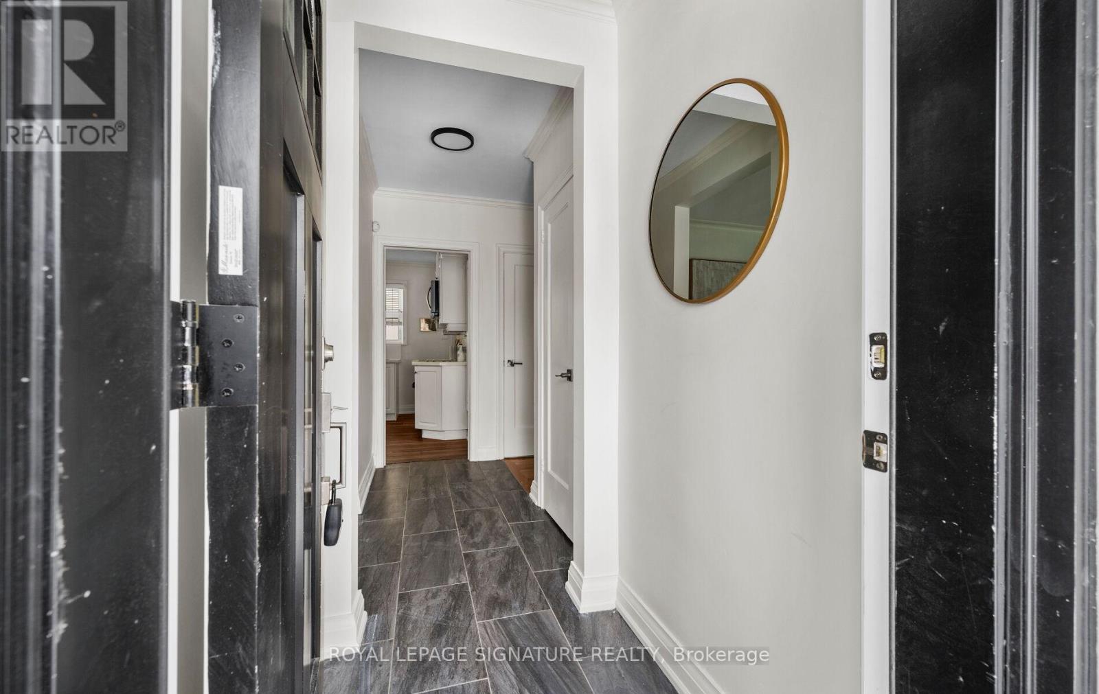 28 Eagle Road, Toronto, Ontario  M8Z 4H5 - Photo 3 - W12832946