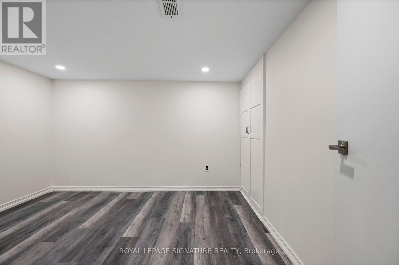 28 Eagle Road, Toronto, Ontario  M8Z 4H5 - Photo 34 - W12832946