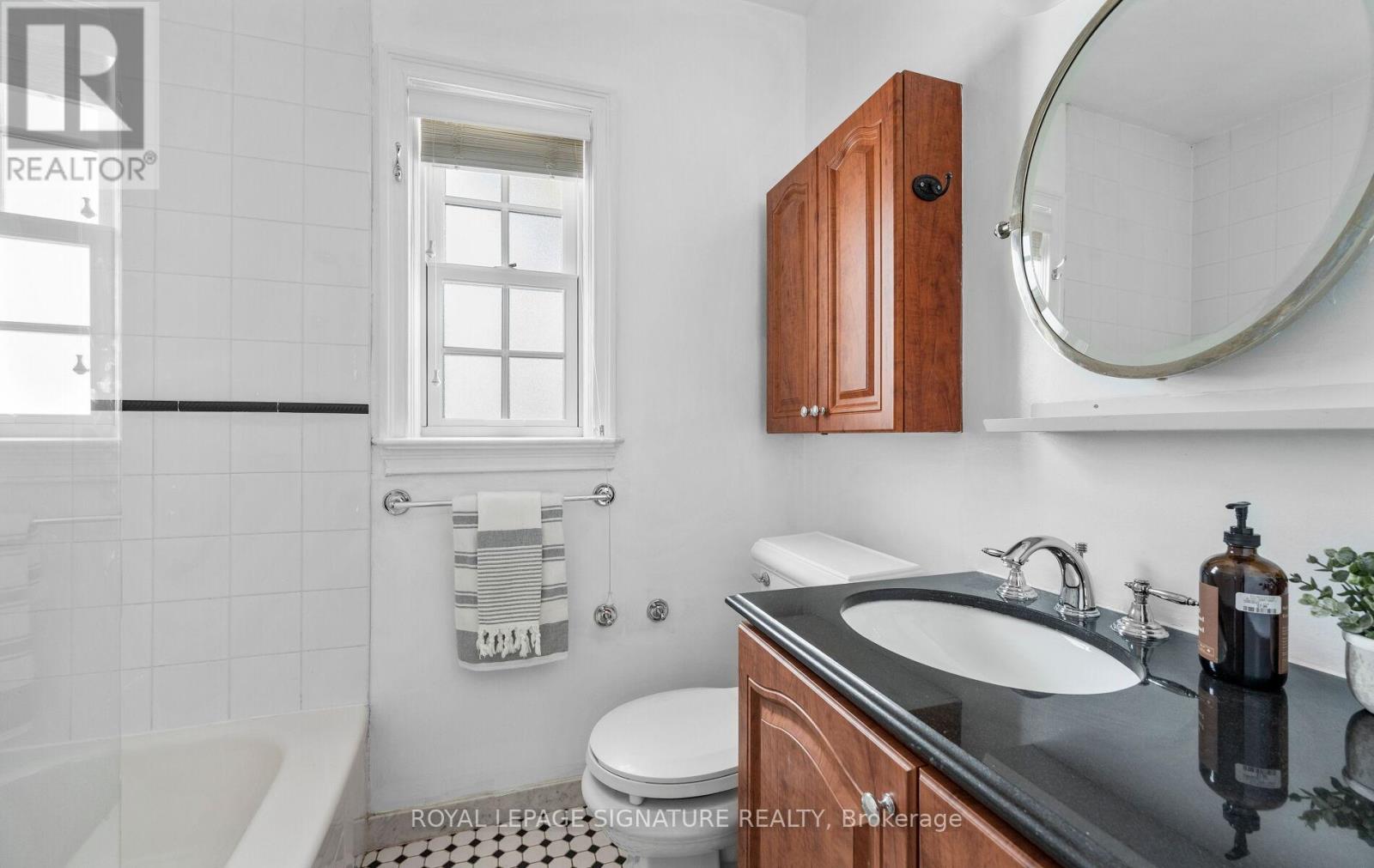 28 Eagle Road, Toronto, Ontario  M8Z 4H5 - Photo 21 - W12832946