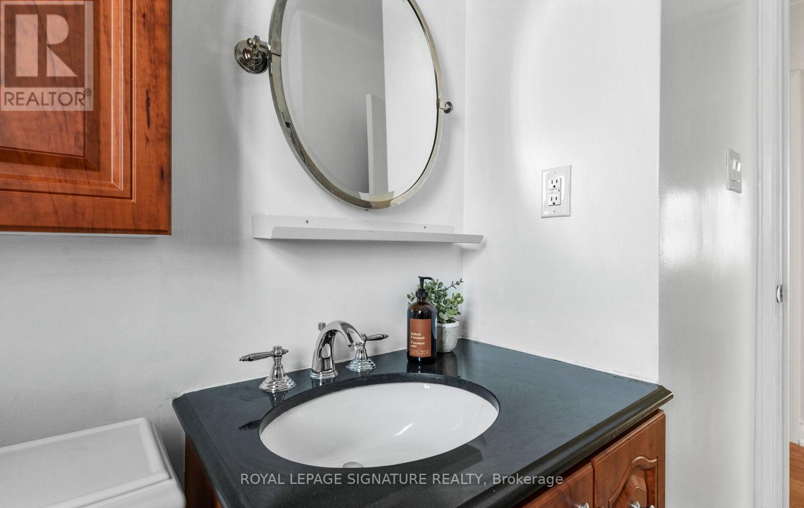 28 Eagle Road, Toronto, Ontario  M8Z 4H5 - Photo 22 - W12832946