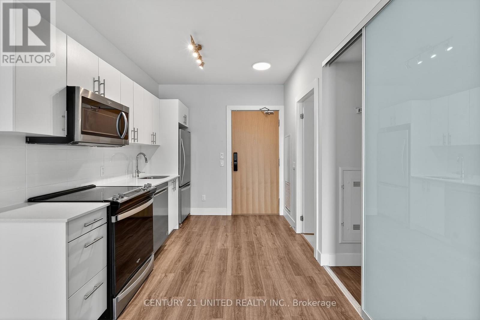 1807 - 80 Bond Street E, Oshawa (O'neill), Ontario  L1G 0E6 - Photo 4 - E12833630