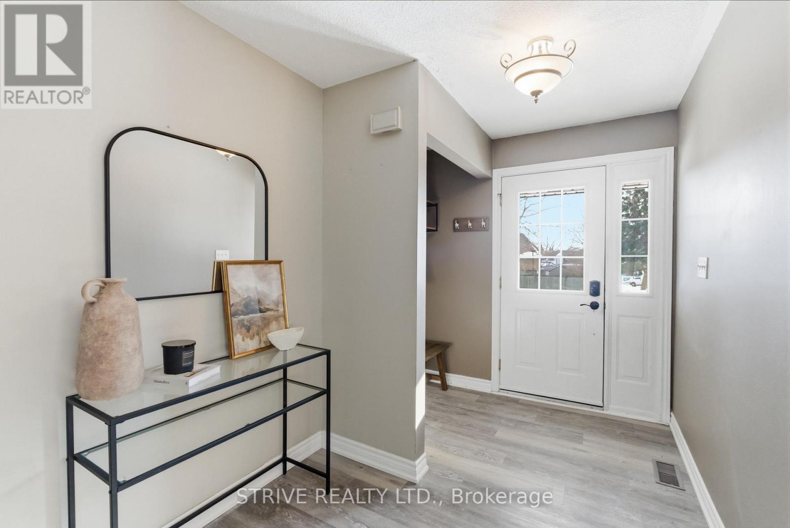 8 Quinn Drive, Clarington (Bowmanville), Ontario  L1C 3T1 - Photo 4 - E12833718