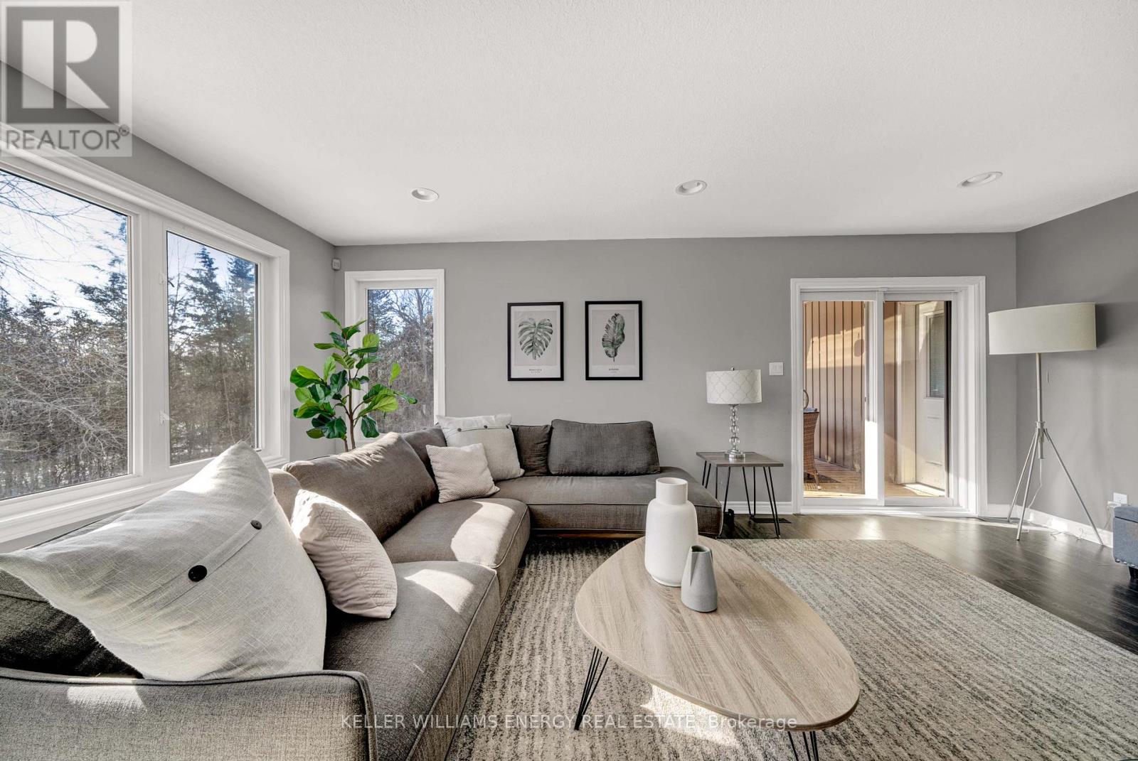 1687 Lakeside Drive, Prince Edward County, Ontario  K0K 1T0 - Photo 13 - X12833530