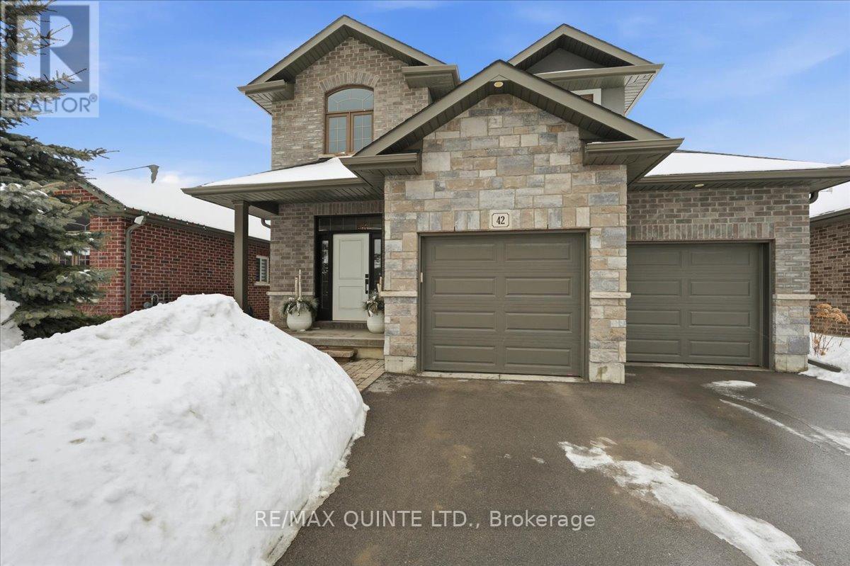 42 KEMPTON AVENUE, Belleville, Ontario