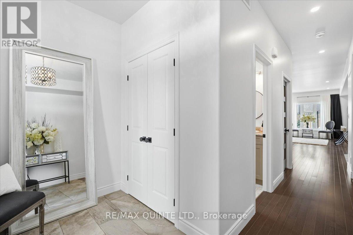 42 Kempton Avenue, Belleville, Ontario  K8N 0E9 - Photo 5 - X12833580