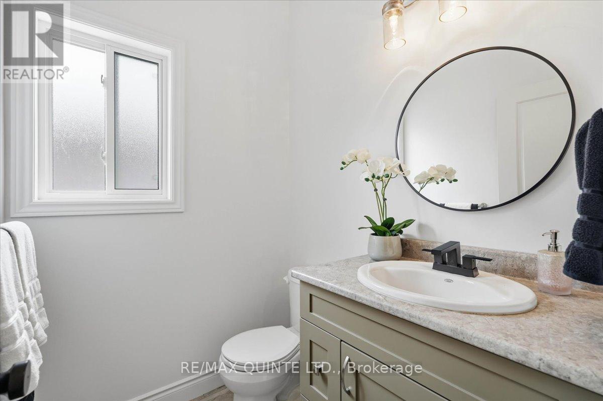 42 Kempton Avenue, Belleville, Ontario  K8N 0E9 - Photo 6 - X12833580