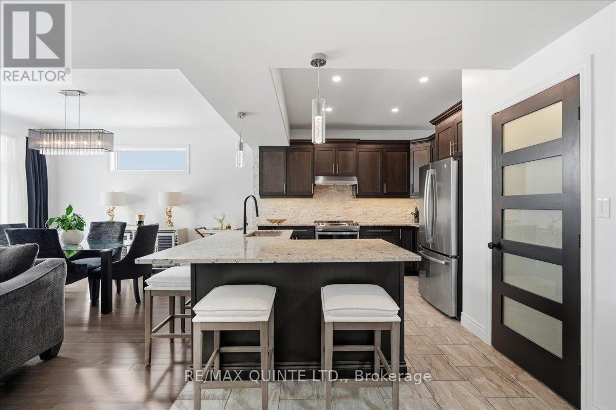 42 Kempton Avenue, Belleville, Ontario  K8N 0E9 - Photo 7 - X12833580