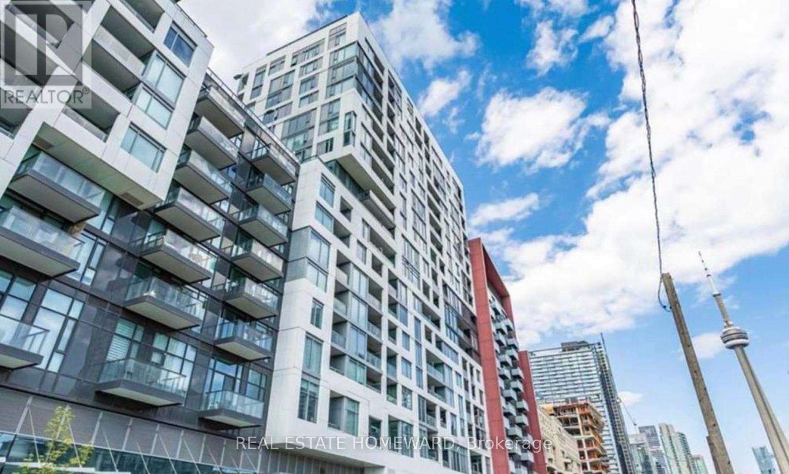 701 - 576 FRONT STREET W