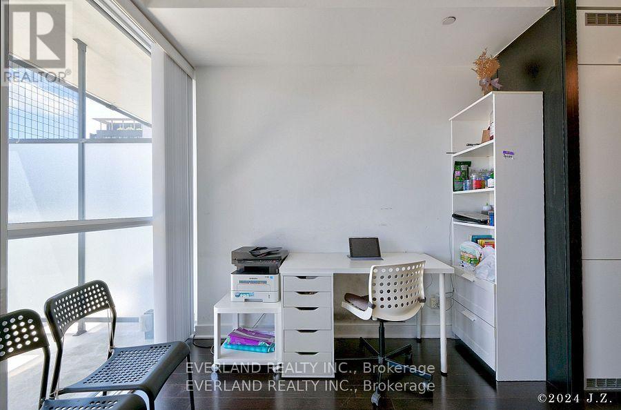 1702 - 15 Grenville Street, Toronto, Ontario  M4Y 0B9 - Photo 12 - C12833656