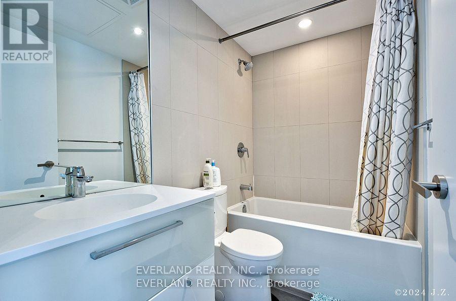 1702 - 15 Grenville Street, Toronto, Ontario  M4Y 0B9 - Photo 13 - C12833656