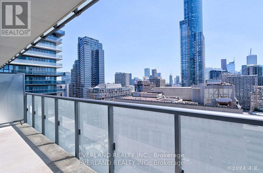 1702 - 15 Grenville Street, Toronto, Ontario  M4Y 0B9 - Photo 17 - C12833656