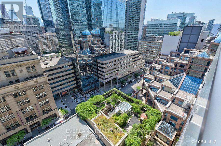 1702 - 15 Grenville Street, Toronto, Ontario  M4Y 0B9 - Photo 19 - C12833656