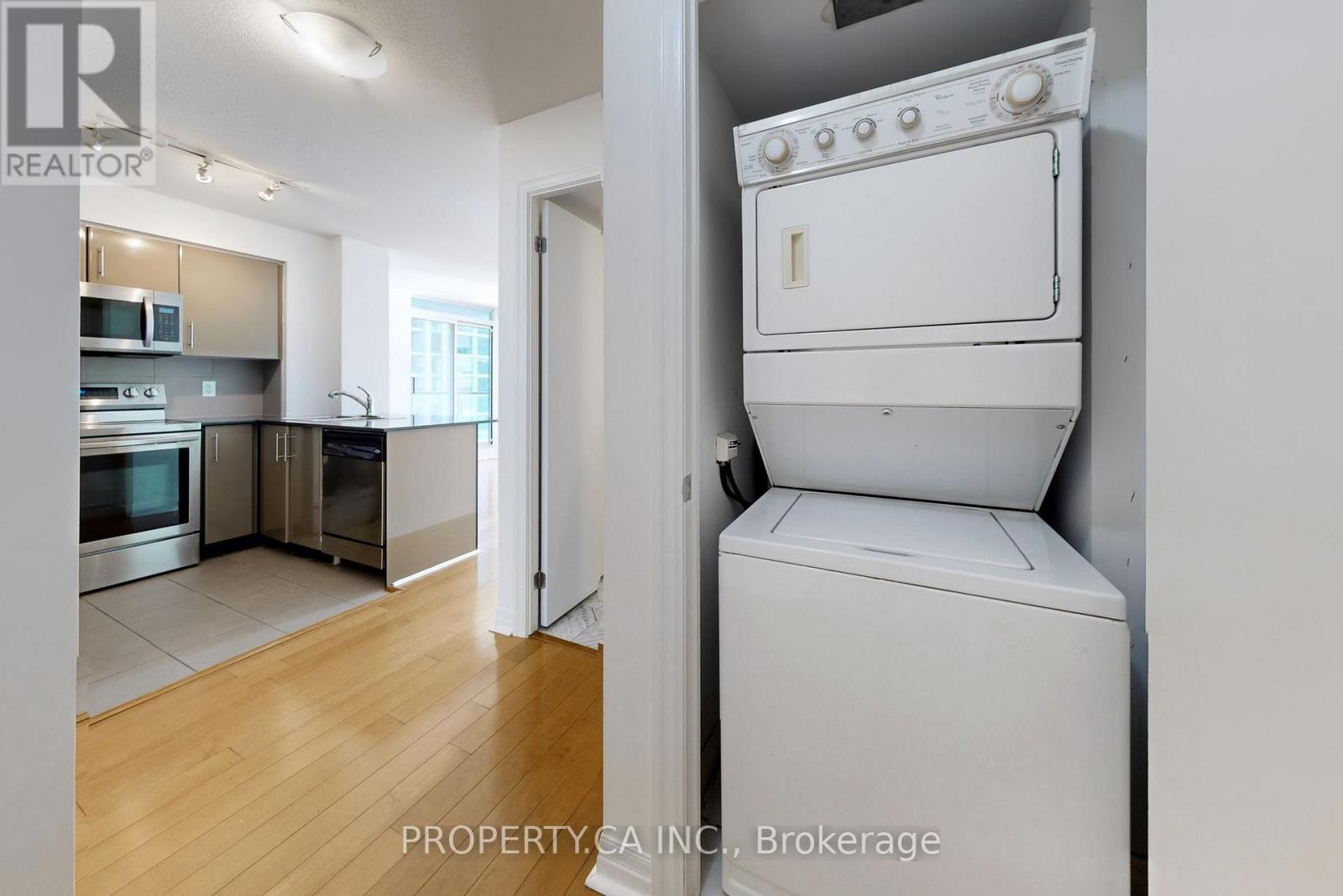 1701 - 16 Yonge Street, Toronto (Waterfront Communities), Ontario  M5E 2A1 - Photo 10 - C12833694