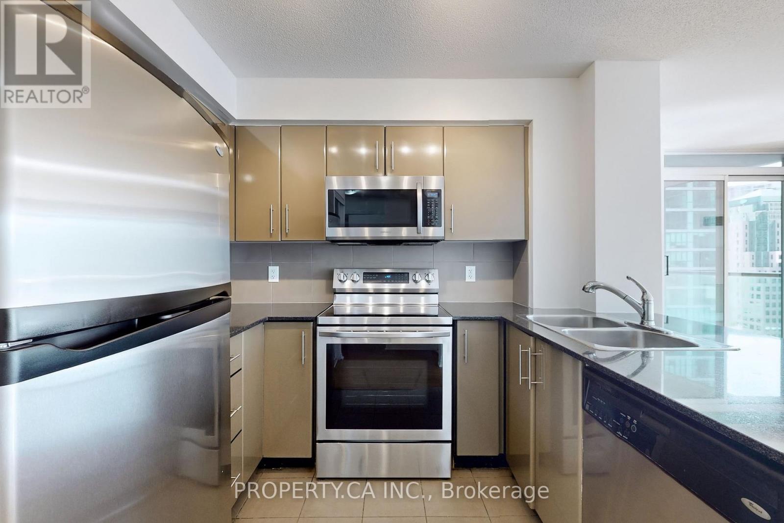 1701 - 16 Yonge Street, Toronto (Waterfront Communities), Ontario  M5E 2A1 - Photo 4 - C12833694