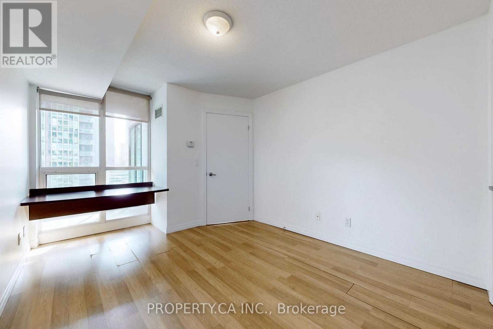 1701 - 16 Yonge Street, Toronto (Waterfront Communities), Ontario  M5E 2A1 - Photo 5 - C12833694