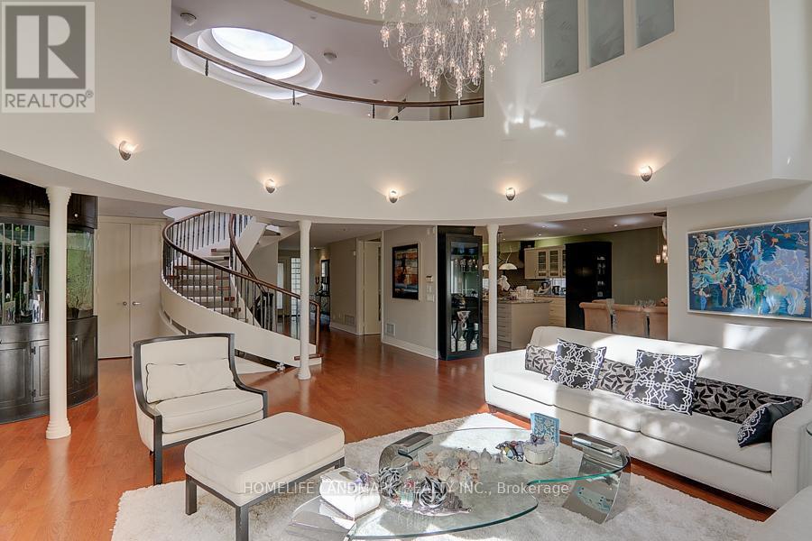 35 Gardiner Road E, Toronto, Ontario  M5P 3B6 - Photo 10 - C12833750