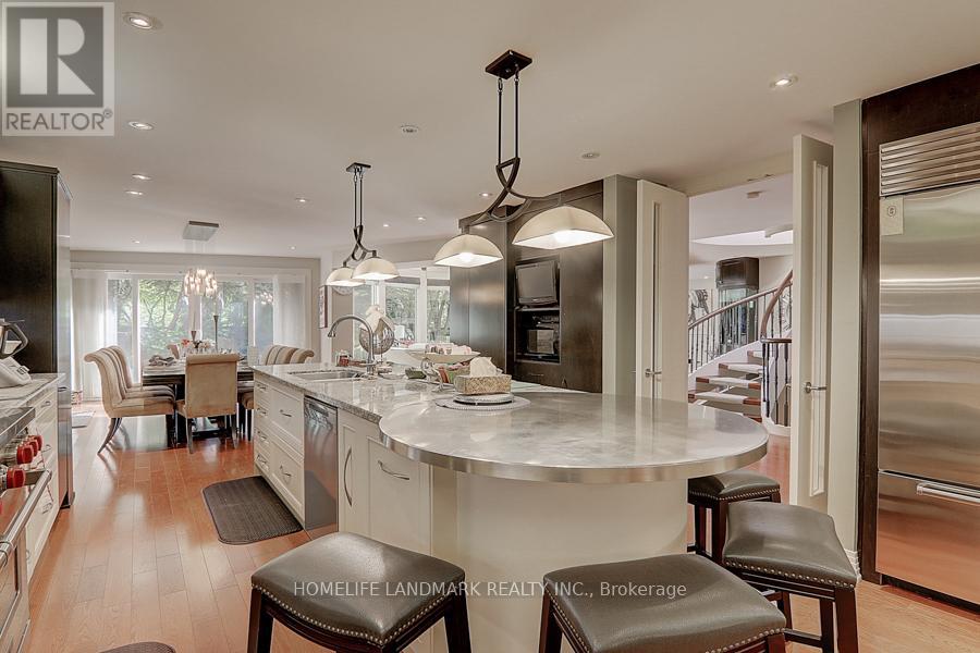 35 Gardiner Road E, Toronto, Ontario  M5P 3B6 - Photo 13 - C12833750