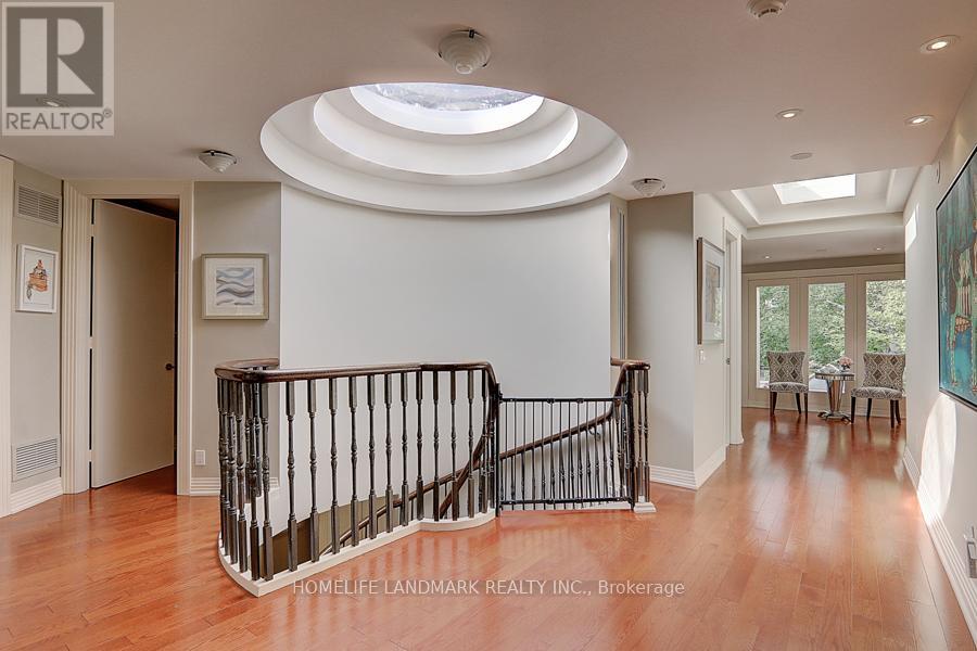 35 Gardiner Road E, Toronto, Ontario  M5P 3B6 - Photo 19 - C12833750