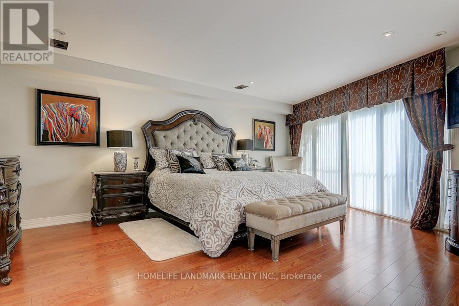 35 Gardiner Road E, Toronto, Ontario  M5P 3B6 - Photo 20 - C12833750