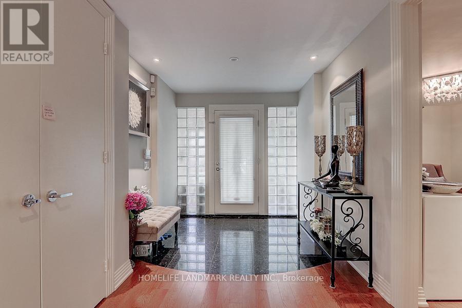 35 Gardiner Road E, Toronto, Ontario  M5P 3B6 - Photo 5 - C12833750